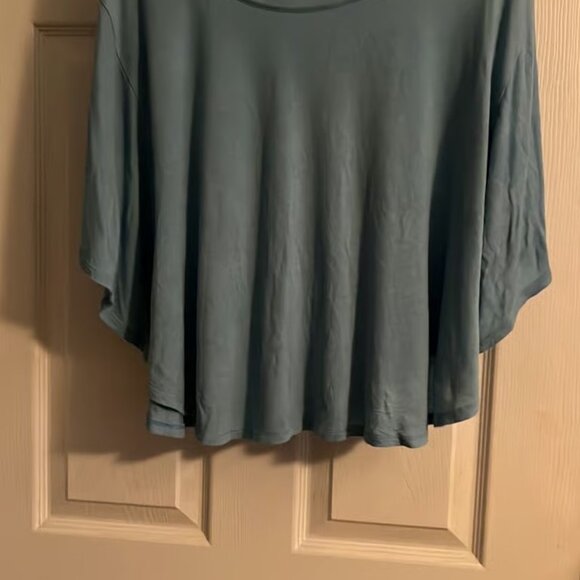 Exprsss Drape Crop Blue Tee - Picture 3 of 3